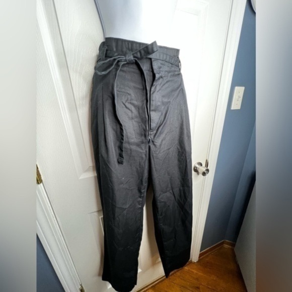 GAP Pants - NWOT GAP Petites 12 Paperbag Khaki Straight Leg Pants Drawstring True Black 12P